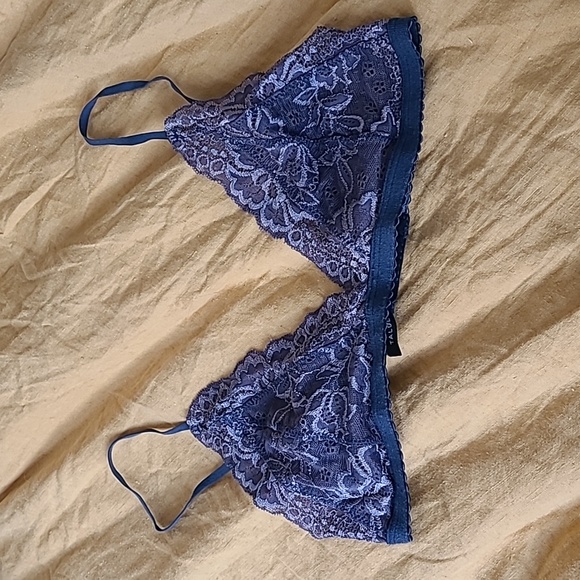 Aritzia Bralette - Picture 1 of 6